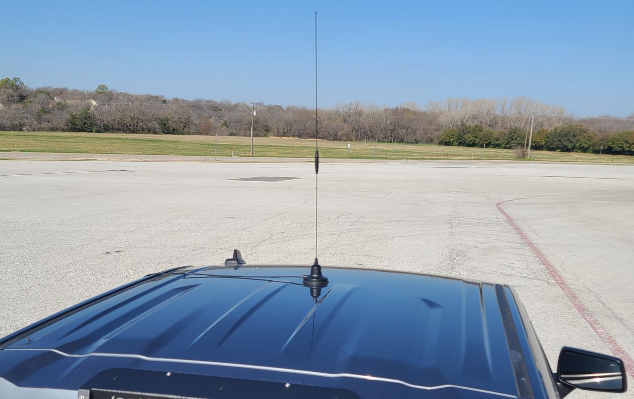 Mobile Magnetic Mount Antenna - Ground Plane Mobile On Vehicle